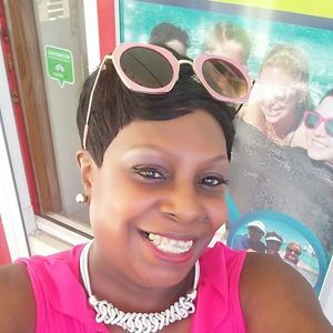 Meet your Posher, Tecia